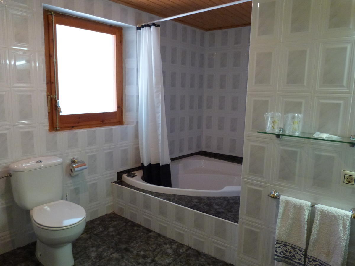 Ca L'Amadeu Hotel Vilanova de Escornalbou Kamer foto
