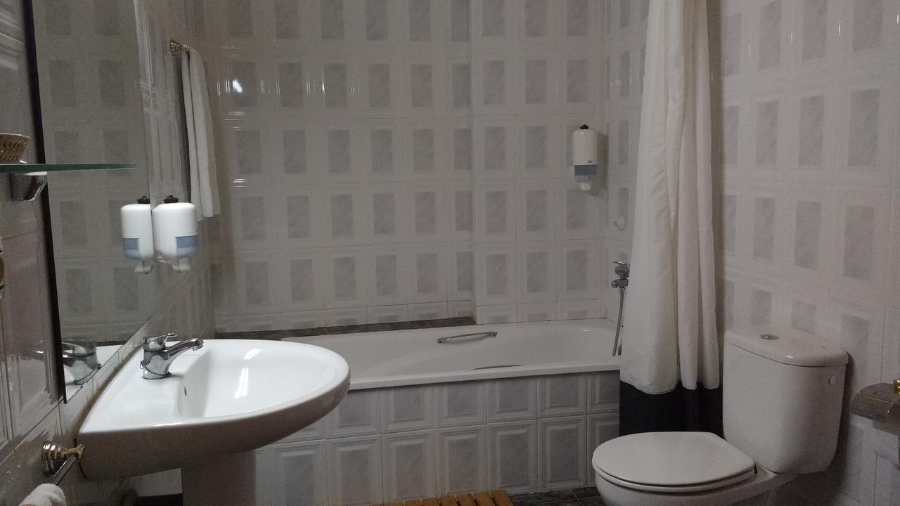 Ca L'Amadeu Hotel Vilanova de Escornalbou Buitenkant foto