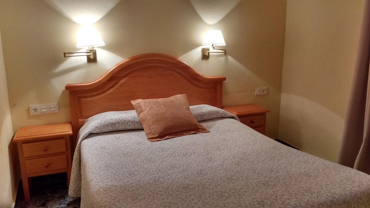 Ca L'Amadeu Hotel Vilanova de Escornalbou Buitenkant foto