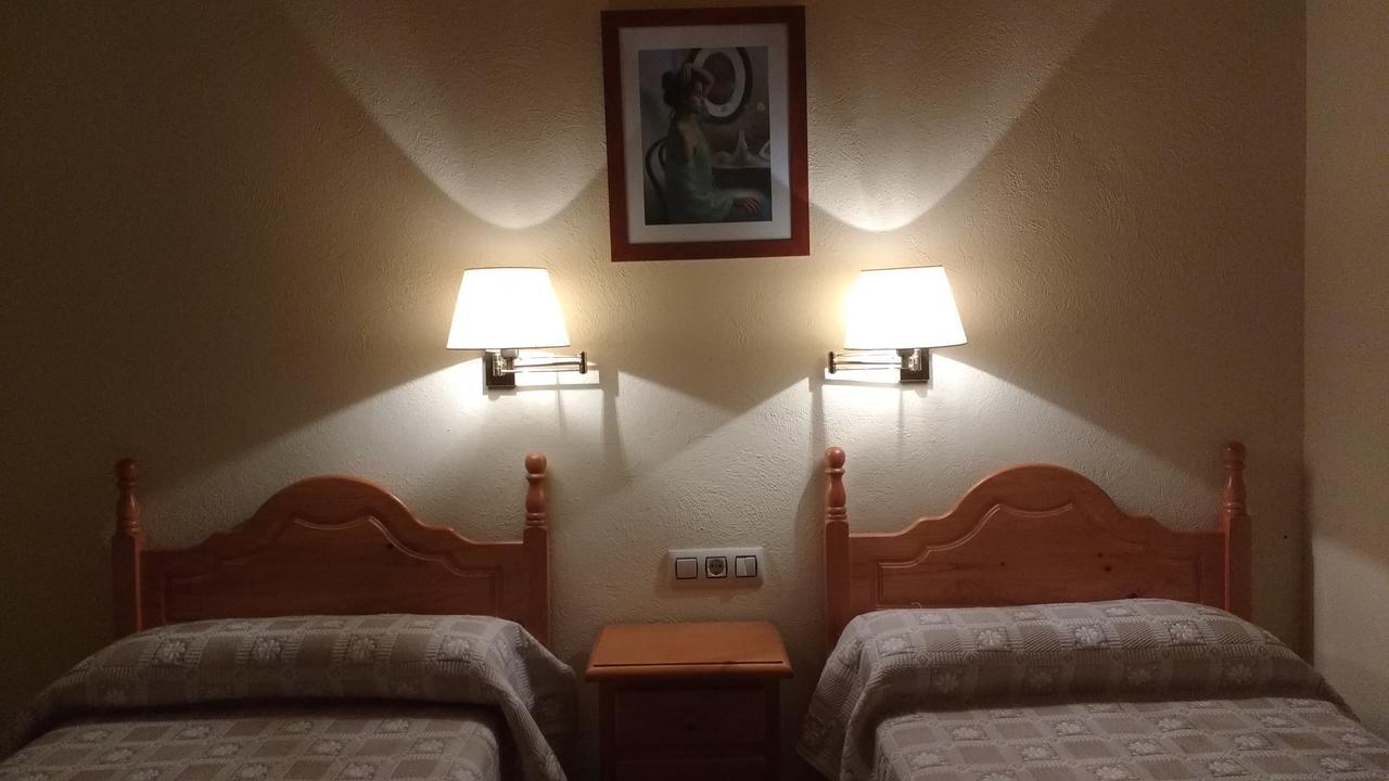 Ca L'Amadeu Hotel Vilanova de Escornalbou Buitenkant foto