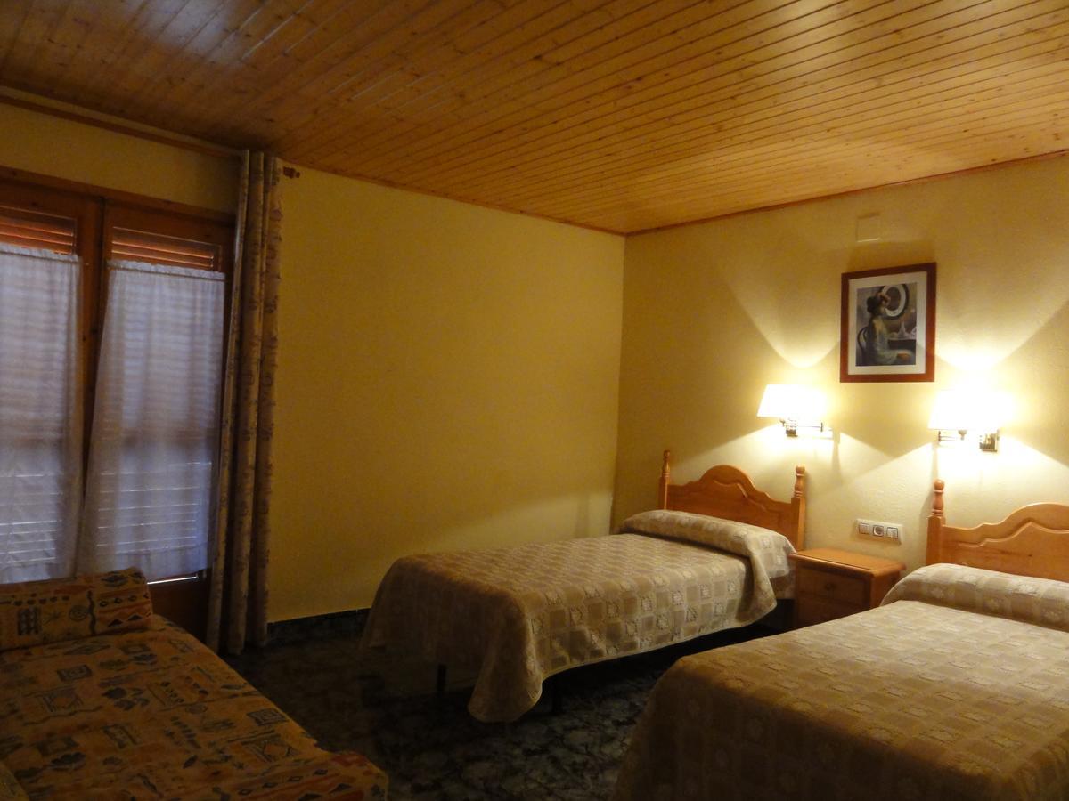 Ca L'Amadeu Hotel Vilanova de Escornalbou Buitenkant foto